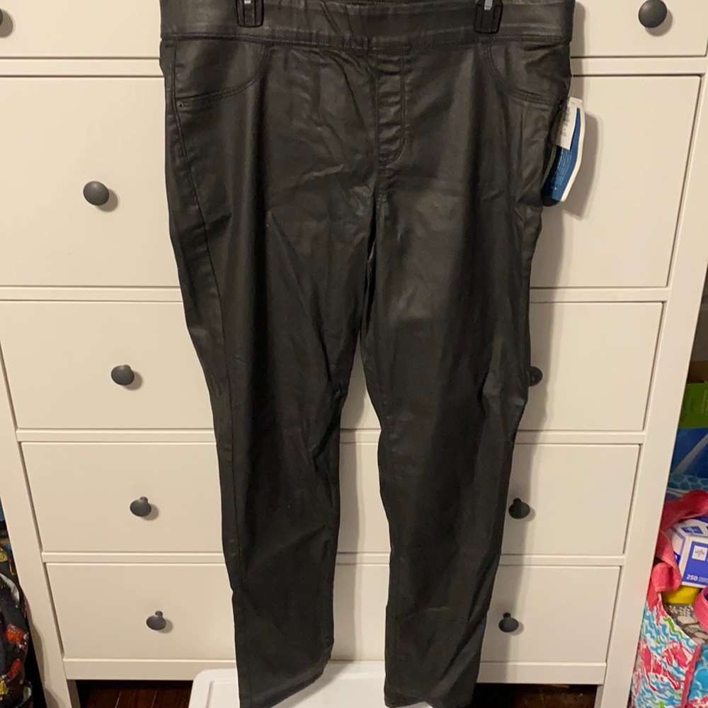 Pleather black pants mid rise (4)